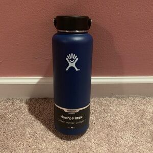 Hydro Flask Midnight Blue Bottle
